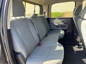 2019 RAM 1500 Classic SLT Crew Cab 4x2 6&#39;4&#39; Box