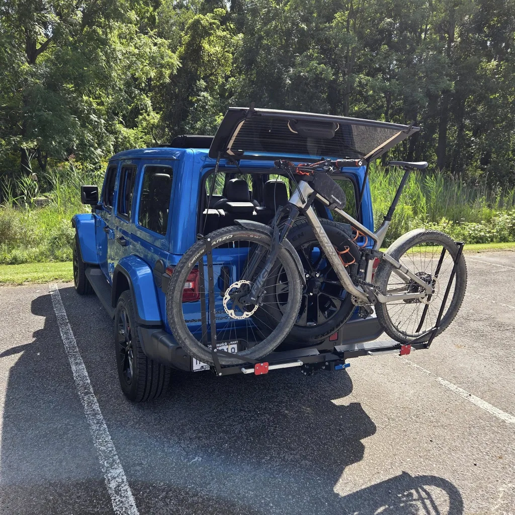 how to drive jeep wrangler with tailgate open