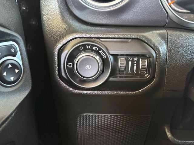 2022 Jeep Wrangler Unlimited Sahara Altitude