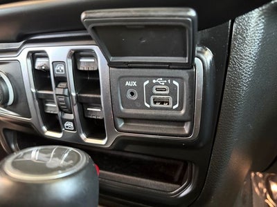 2022 Jeep Wrangler Unlimited Sahara Altitude
