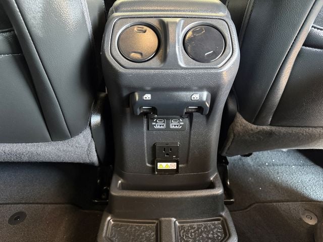2022 Jeep Wrangler Unlimited Sahara Altitude