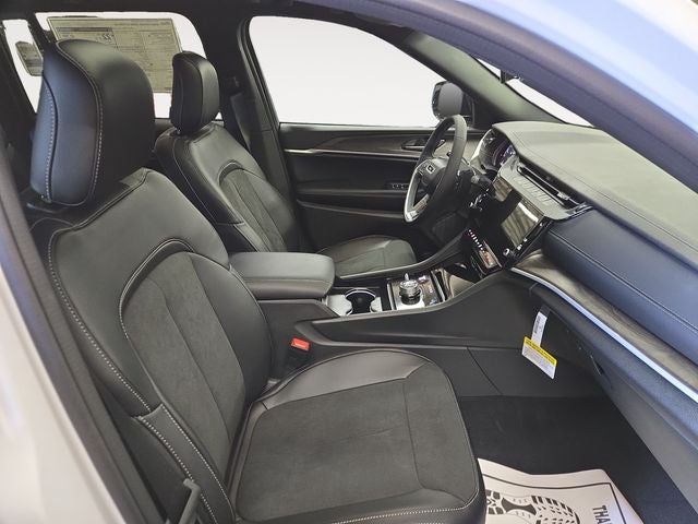 2026 Jeep Grand Cherokee Altitude