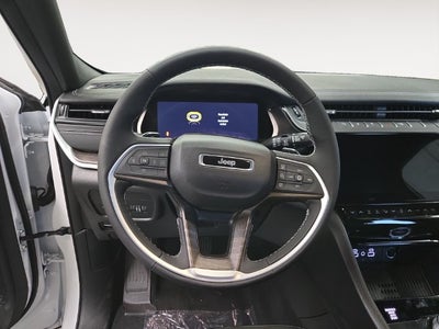 2027 Jeep Grand Cherokee Laredo Altitude