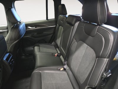 2027 Jeep Grand Cherokee Laredo Altitude