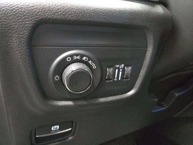 2027 Jeep Grand Cherokee Laredo Altitude