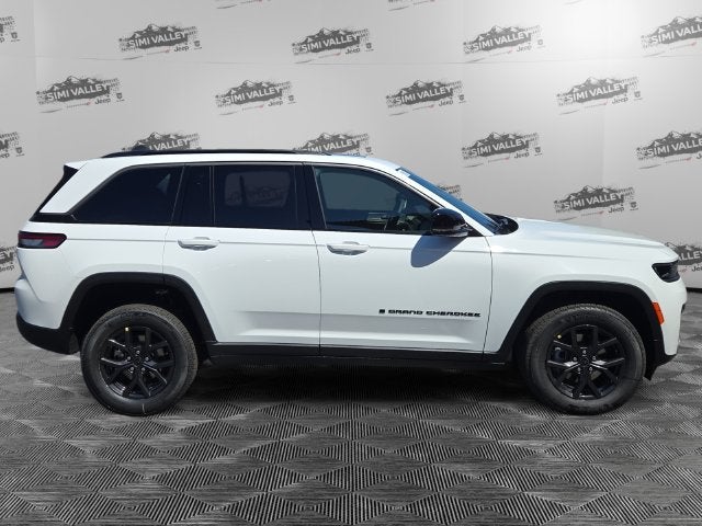 2027 Jeep Grand Cherokee Laredo Altitude