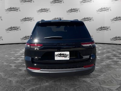 2026 Jeep Grand Cherokee Laredo Altitude