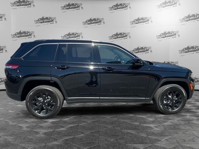 2026 Jeep Grand Cherokee Laredo Altitude