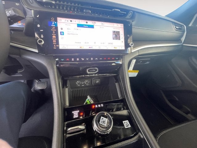 2027 Jeep Grand Cherokee Laredo Altitude