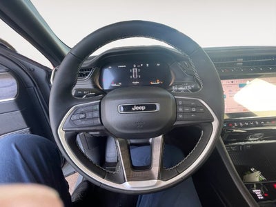 2027 Jeep Grand Cherokee Laredo Altitude