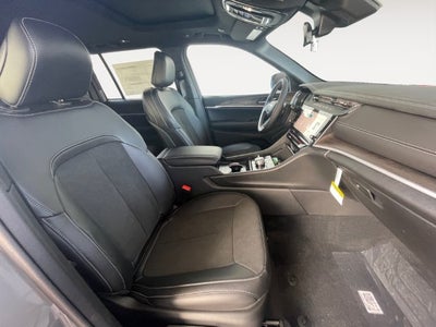 2027 Jeep Grand Cherokee Laredo Altitude