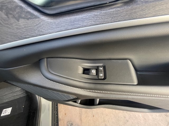 2027 Jeep Grand Cherokee Laredo Altitude