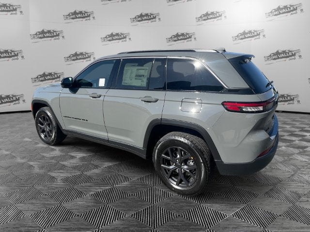 2027 Jeep Grand Cherokee Laredo Altitude