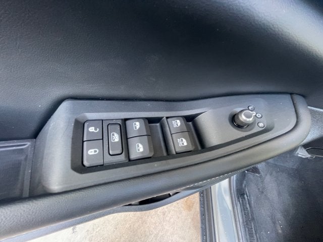 2027 Jeep Grand Cherokee Laredo Altitude