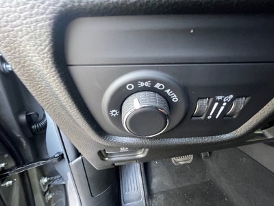 2027 Jeep Grand Cherokee Laredo Altitude