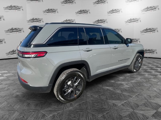 2027 Jeep Grand Cherokee Laredo Altitude