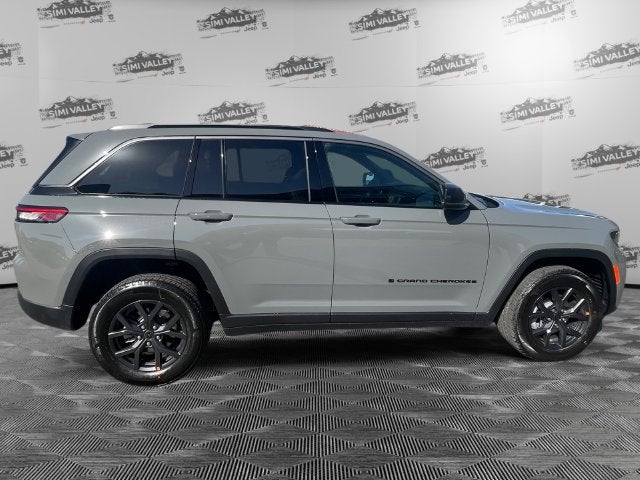 2027 Jeep Grand Cherokee Laredo Altitude