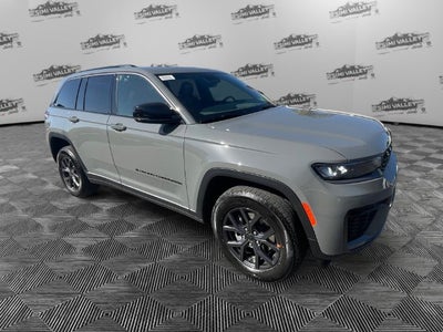 2027 Jeep Grand Cherokee Laredo Altitude