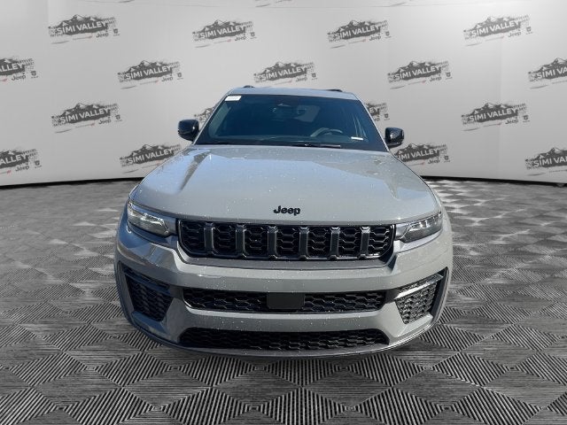 2027 Jeep Grand Cherokee Laredo Altitude