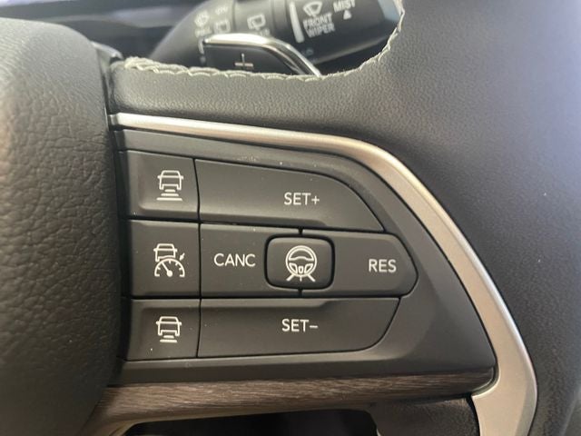 2026 Jeep Grand Cherokee Laredo Altitude