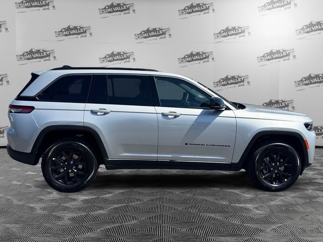 2026 Jeep Grand Cherokee Laredo Altitude