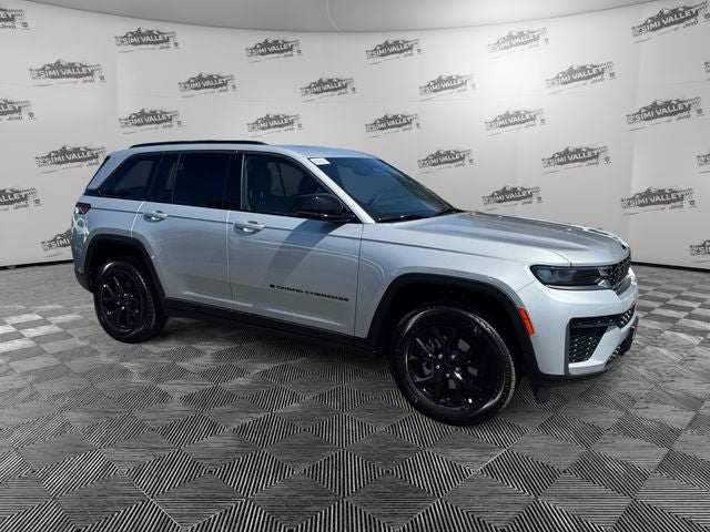 2026 Jeep Grand Cherokee Laredo Altitude