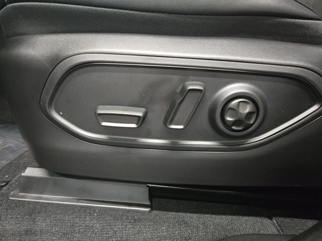2027 Jeep Grand Cherokee Laredo Altitude