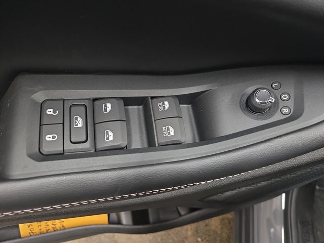 2027 Jeep Grand Cherokee Laredo Altitude