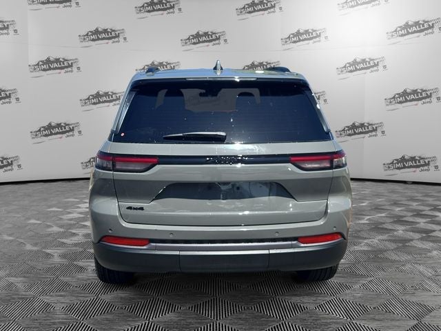 2027 Jeep Grand Cherokee Laredo Altitude