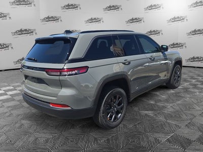 2027 Jeep Grand Cherokee Laredo Altitude