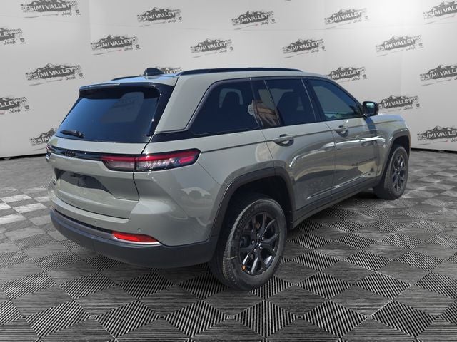2027 Jeep Grand Cherokee Laredo Altitude