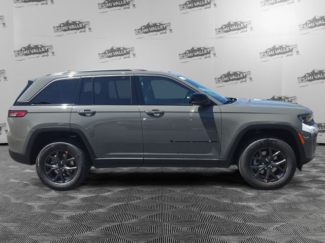 2027 Jeep Grand Cherokee Laredo Altitude