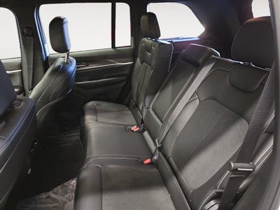 2027 Jeep Grand Cherokee Laredo Altitude