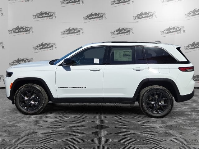 2027 Jeep Grand Cherokee Laredo Altitude