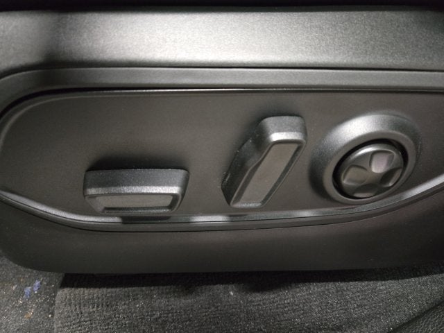 2027 Jeep Grand Cherokee Laredo Altitude