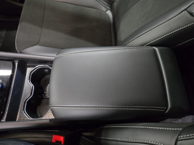 2027 Jeep Grand Cherokee Laredo Altitude