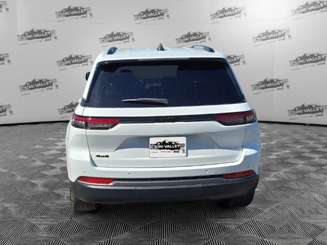 2027 Jeep Grand Cherokee Laredo Altitude