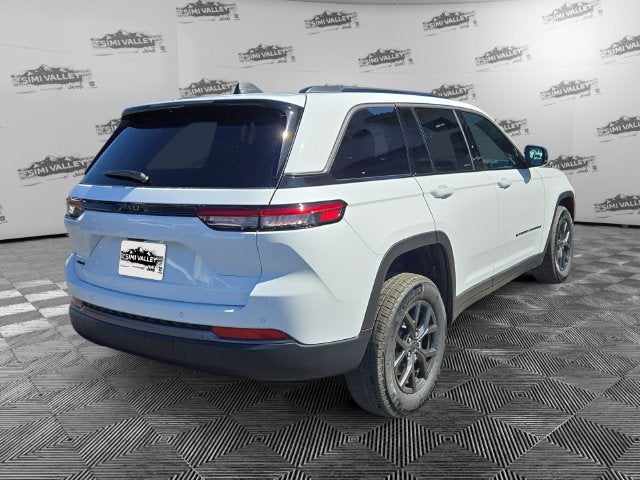 2027 Jeep Grand Cherokee Laredo Altitude