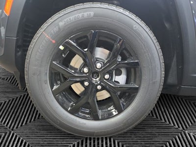 2026 Jeep Grand Cherokee Laredo Altitude
