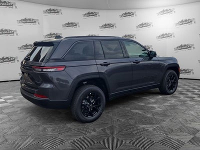 2026 Jeep Grand Cherokee Laredo Altitude