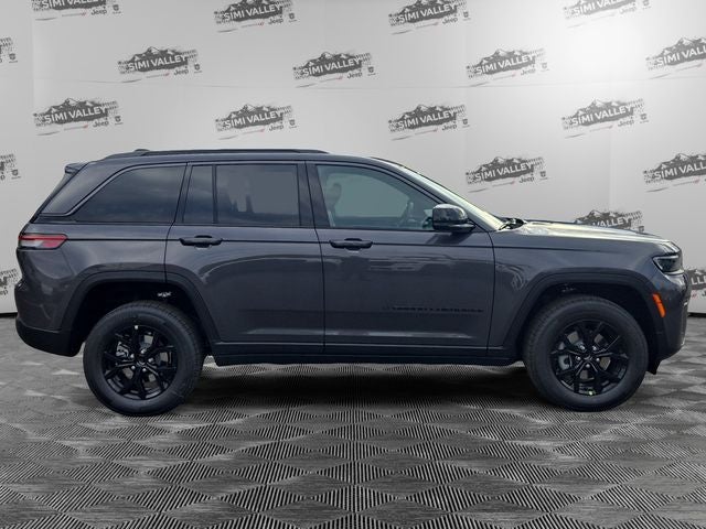 2026 Jeep Grand Cherokee Laredo Altitude