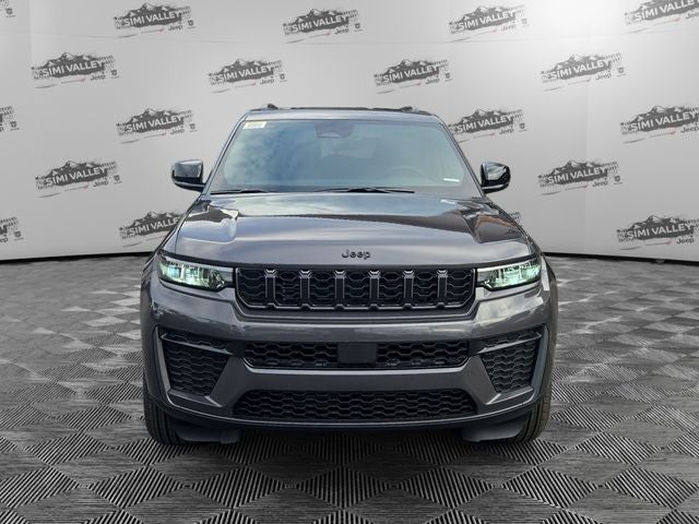 2026 Jeep Grand Cherokee Laredo Altitude