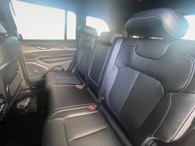 2027 Jeep Grand Cherokee Limited Reserve