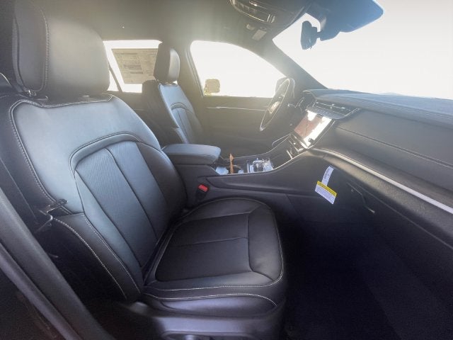 2027 Jeep Grand Cherokee Limited Reserve