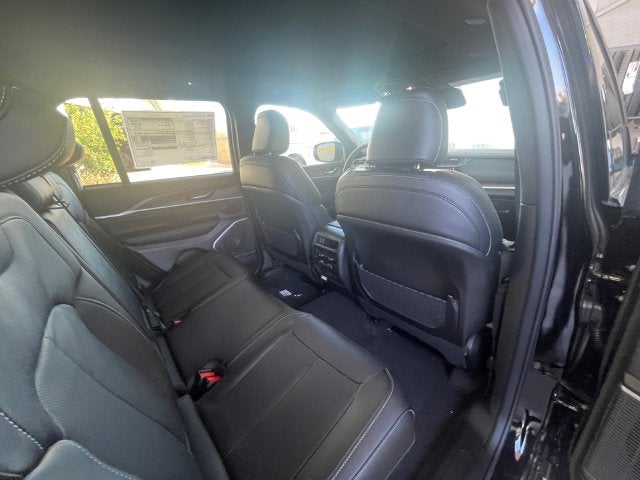 2027 Jeep Grand Cherokee Limited Reserve