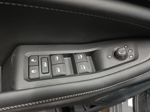 2027 Jeep Grand Cherokee Limited Reserve