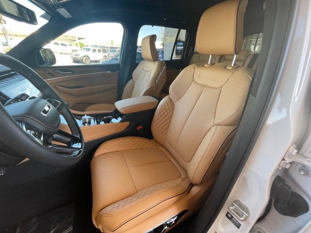 2027 Jeep Grand Cherokee Summit