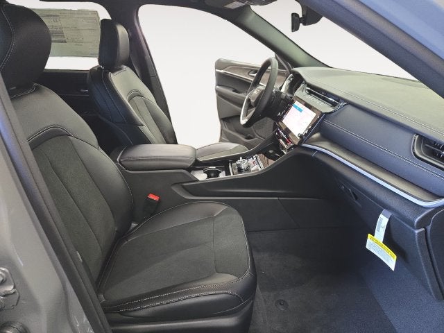 2027 Jeep Grand Cherokee L Laredo Altitude
