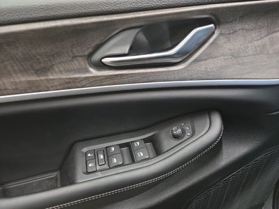 2027 Jeep Grand Cherokee L Laredo Altitude