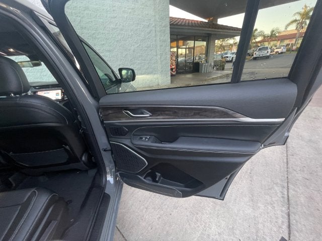 2027 Jeep Grand Cherokee L Limited Reserve